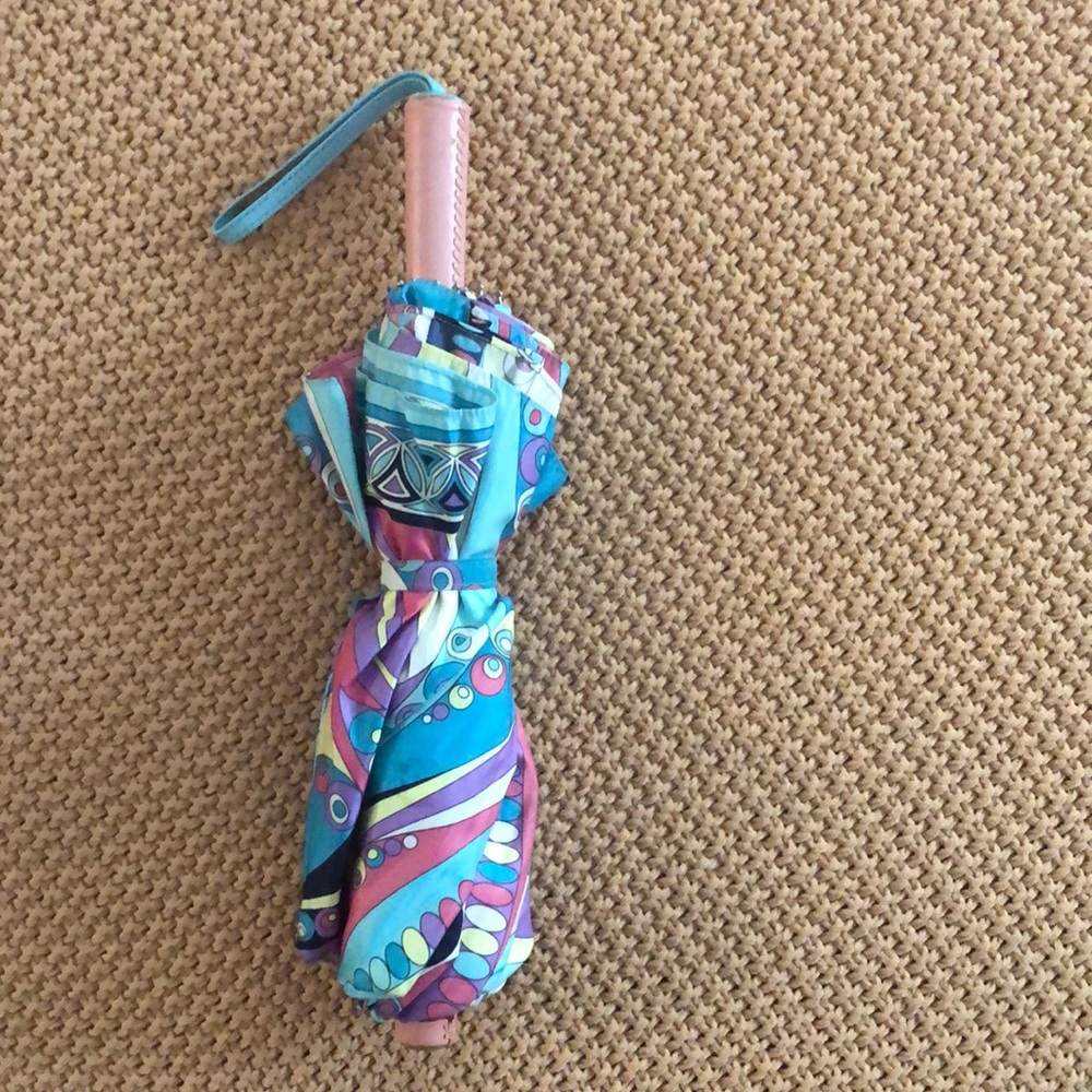 UPDATE - UGC Pucci Umbrella